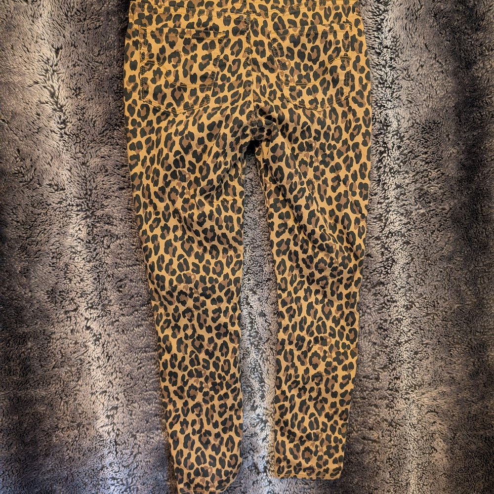 Signature by Levi Strauss Leopard Print High Rise Jeans - Picture 3 of 9